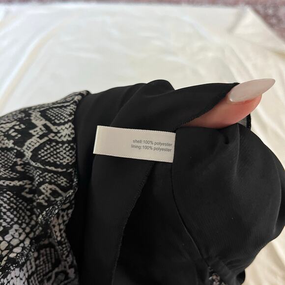 Vtg Y2K 2000s Black Snakeskin Asymmetrical Hem Skirt Sz L Punk Fairy Grunge - Picture 6 of 7